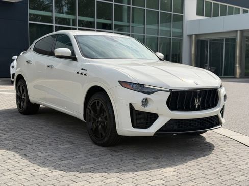Used 2023 Maserati Levante Modena AWD/4WD image 7