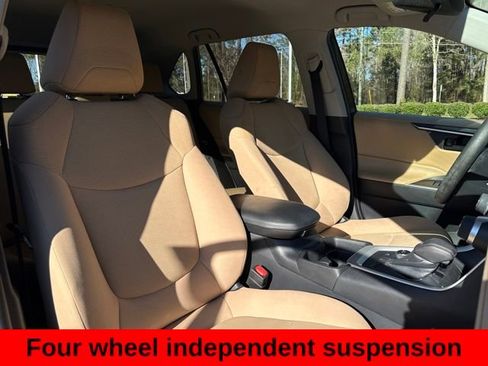 Used 2021 Toyota RAV4 LE image 24