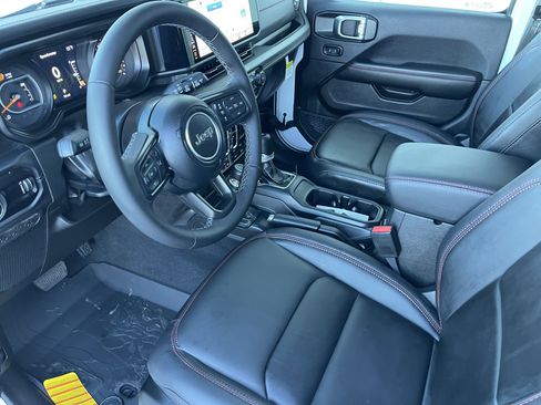 New 2026 Jeep Wrangler Unlimited Rubicon w/ Technology Group image 12