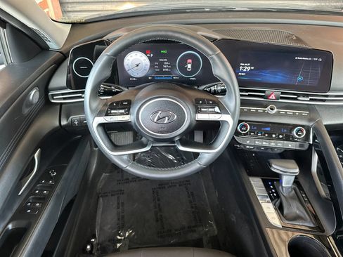 Used 2023 Hyundai Elantra SEL w/ Convenience Package FWD image 17