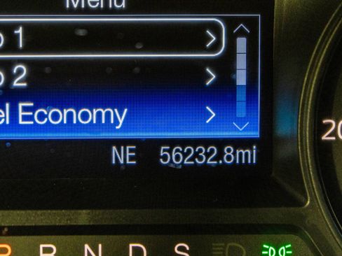 Used 2019 Ford Explorer XLT image 32