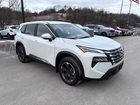 Certified 2025 Nissan Rogue SV image 7