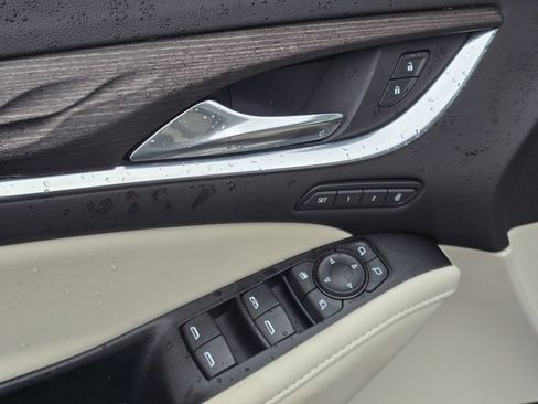 Used 2024 Buick Enclave Avenir image 39