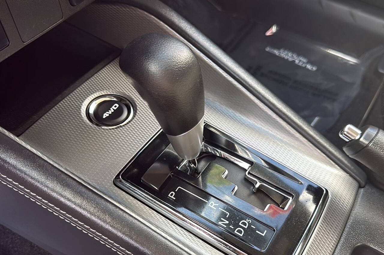 Used 2025 Mitsubishi Outlander Sport AWD image 13