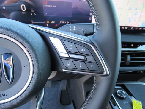 Used 2025 Buick Enclave Sport Touring image 18