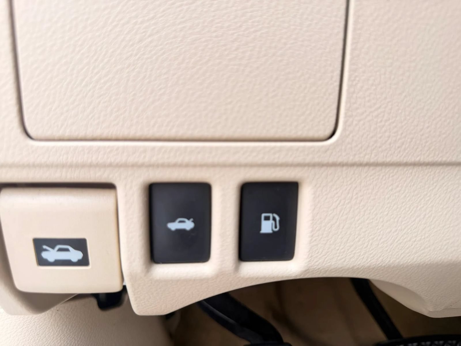 Used 2015 Lexus ES 300h w/ Navigation System Package FWD image 28