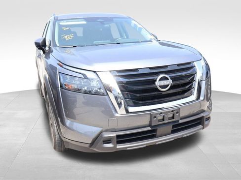 Used 2025 Nissan Pathfinder SV AWD/4WD image 8