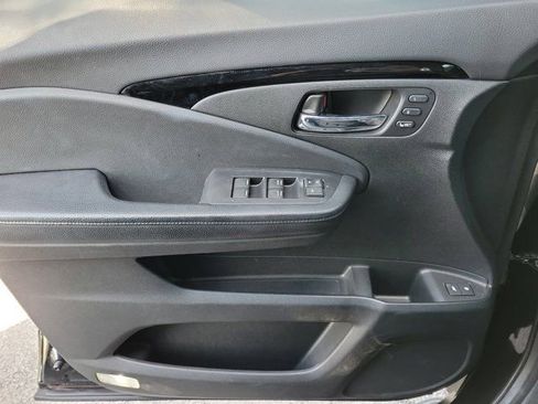 Used 2018 Honda Pilot Touring image 28