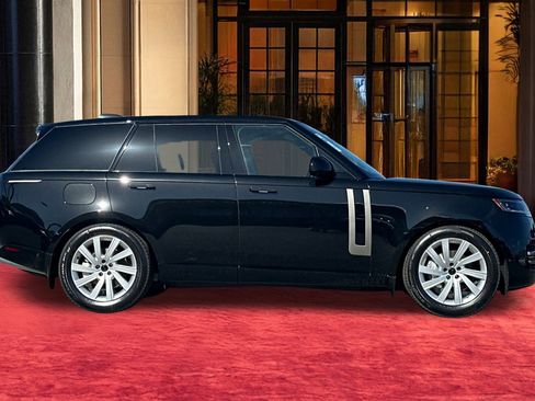 New 2026 Land Rover Range Rover SE image 9