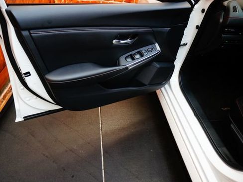 Certified 2023 Nissan Sentra SR w/ Midnight Edition Package FWD image 31