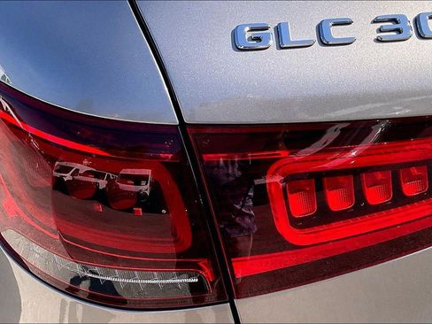 Used 2021 Mercedes-Benz GLC 300 4MATIC image 23