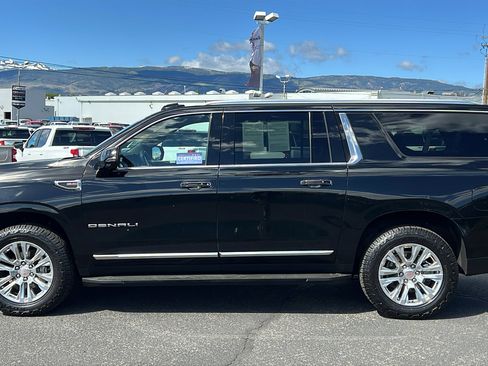 Certified 2025 GMC Yukon XL Denali AWD/4WD image 8
