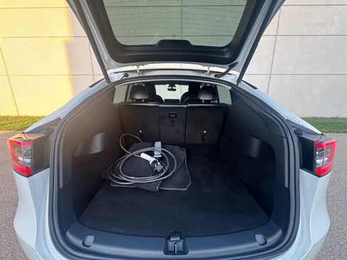 Used 2021 Tesla Model Y Long Range AWD/4WD image 30