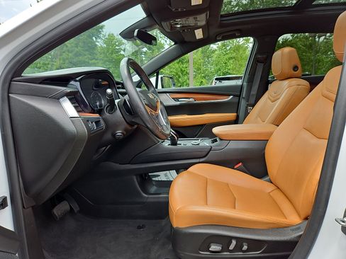 Certified 2023 Cadillac XT5 Premium Luxury AWD/4WD image 13
