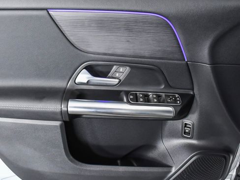 Used 2022 Mercedes-Benz GLA 250 w/ Premium Package Lite image 21