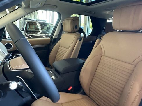 New 2026 Land Rover Discovery Limited Edition AWD/4WD image 24