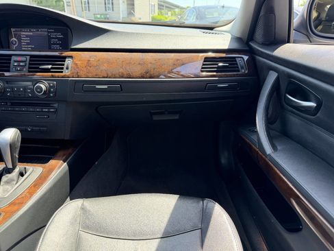 Used 2011 BMW 328i xDrive Sedan AWD/4WD image 23