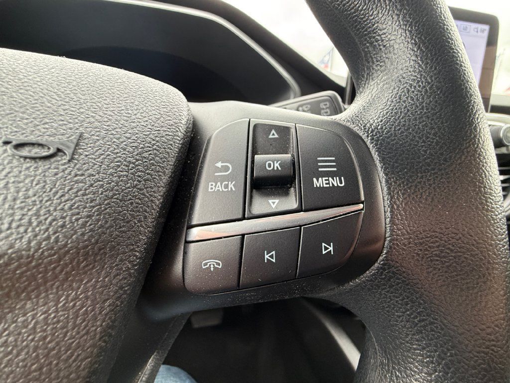 Used 2025 Ford Escape Active AWD/4WD image 16