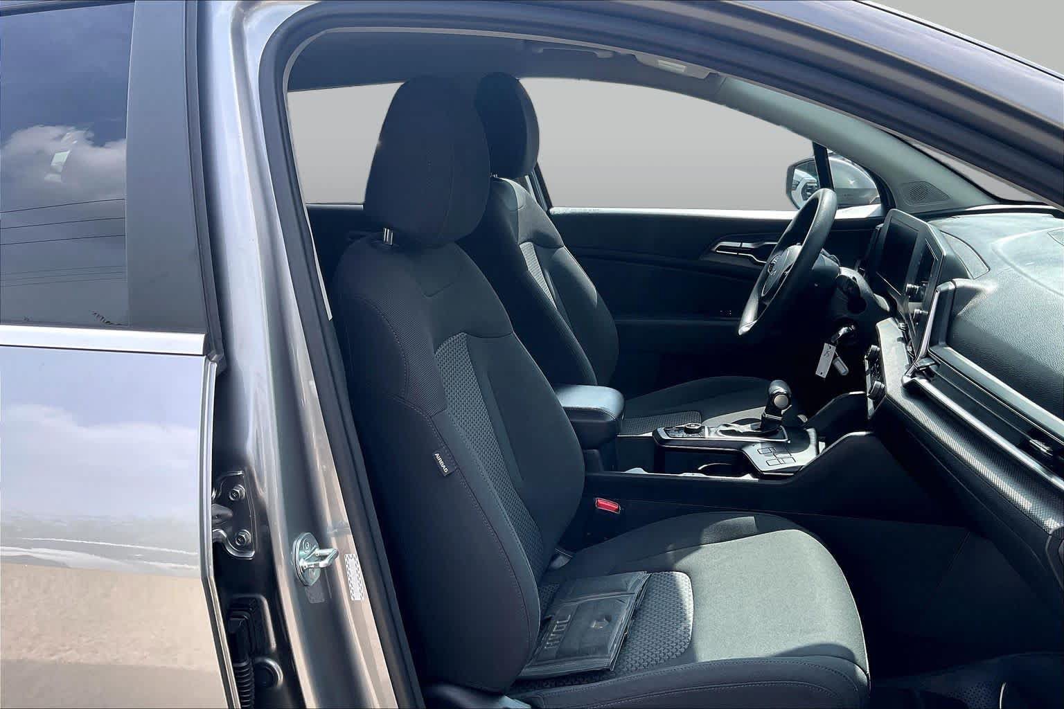 Used 2023 Kia Sportage LX FWD image 8