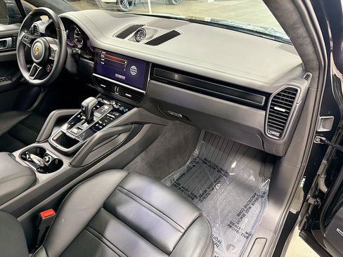 Certified 2023 Porsche Cayenne Turbo GT AWD/4WD image 15