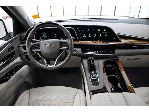 Used 2024 Cadillac Escalade Sport Platinum w/ LPO, ONYX Package AWD/4WD image 34