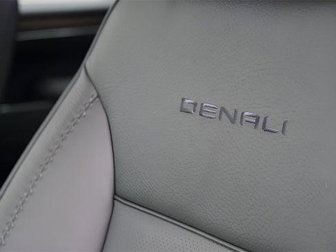 New 2026 GMC Sierra 2500 Denali w/ Denali Reserve Package image 15