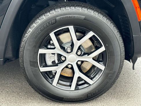 New 2025 Jeep Grand Cherokee L Limited image 9