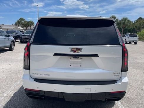 Used 2025 Cadillac Escalade Sport w/ Touring Package image 3