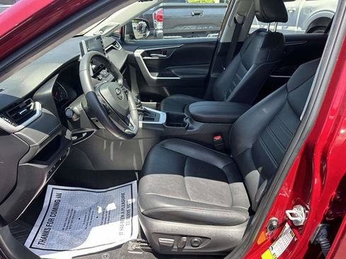 Used 2022 Toyota RAV4 XLE Premium FWD image 43