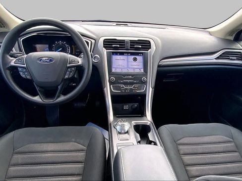 Used 2019 Ford Fusion SE FWD image 15