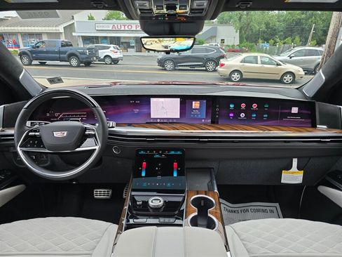 Used 2026 Cadillac Escalade Platinum Sport w/ LPO, ONYX Package AWD/4WD image 32