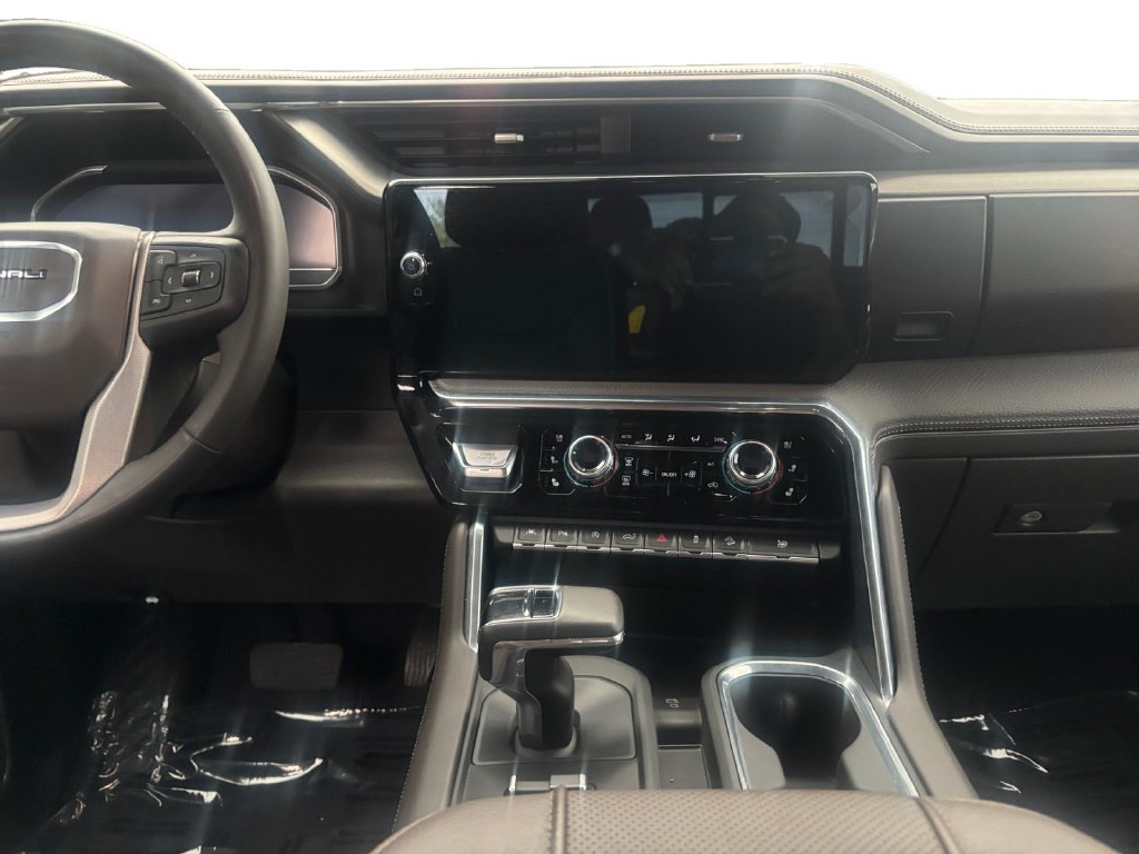 Used 2023 GMC Sierra 1500 Denali w/ Technology Package AWD/4WD image 12