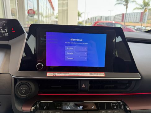 Certified 2025 Toyota Prius Plug-In Hybrid image 18