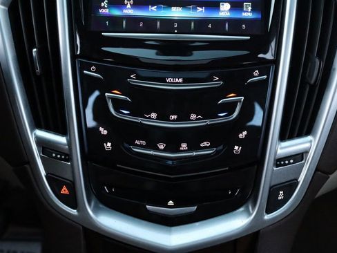 Used 2015 Cadillac SRX Luxury image 40