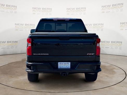 Used 2023 Chevrolet Silverado 1500 RST w/ Convenience Package II AWD/4WD image 4