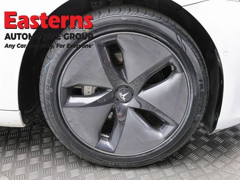 Used 2018 Tesla Model 3 Long Range RWD image 26