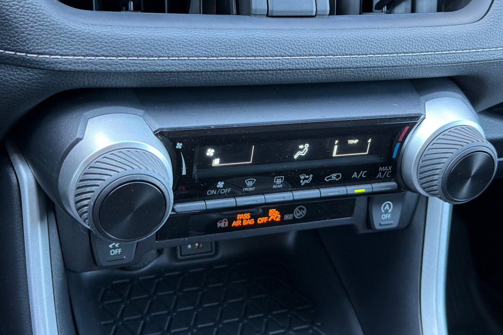 Certified 2025 Toyota RAV4 LE FWD image 19