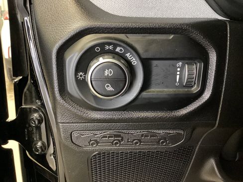 Used 2024 Jeep Gladiator Sport image 17