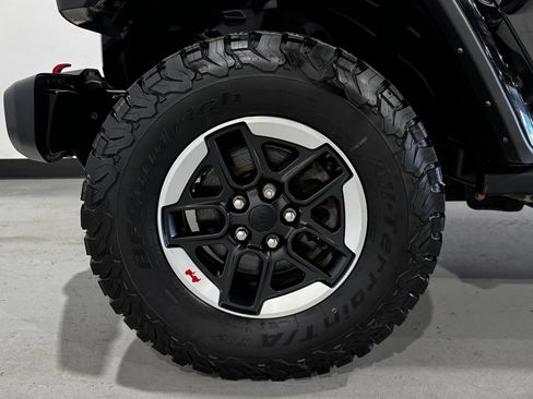 Used 2021 Jeep Wrangler Unlimited Rubicon w/ Uconnect 4C Nav & Sound Group AWD/4WD image 9