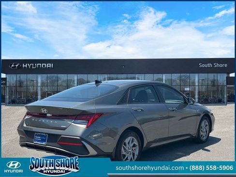 Certified 2025 Hyundai Elantra Hybrid FWD image 6