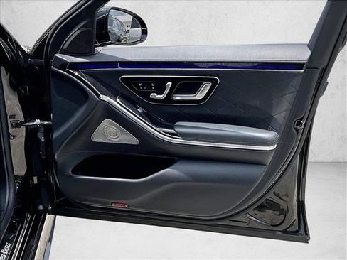 Used 2021 Mercedes-Benz S 580 4MATIC Sedan w/ AMG Line image 18