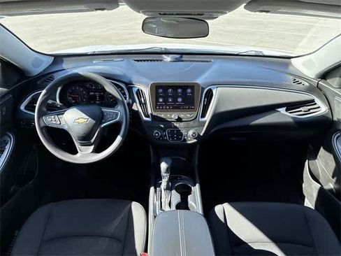 Used 2024 Chevrolet Malibu LT image 16