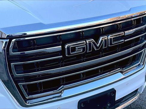 Used 2023 GMC Yukon SLT image 34