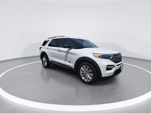 Used 2021 Ford Explorer King Ranch w/ Premium Technology Package RWD image 2