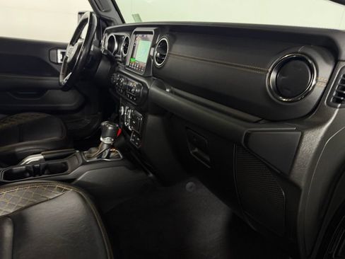 Used 2022 Jeep Gladiator Overland AWD/4WD image 25