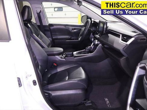 Used 2021 Toyota RAV4 XLE Premium w/ Carpet Mat Package (TMS) FWD image 30