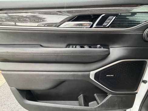 Certified 2022 Jeep Wagoneer Series III AWD/4WD image 33