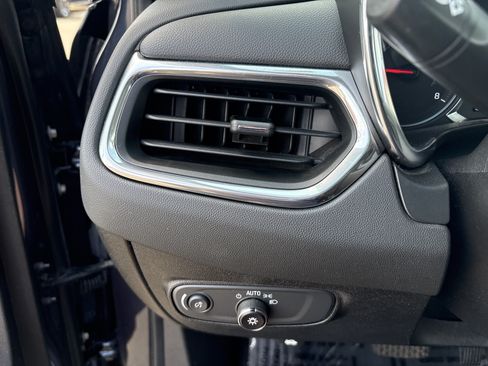 Used 2019 Chevrolet Equinox LT FWD image 23