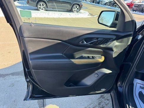 Used 2017 GMC Acadia Denali w/ Technology Package image 9