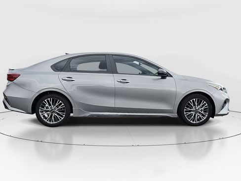 Used 2024 Kia Forte GT-Line image 4